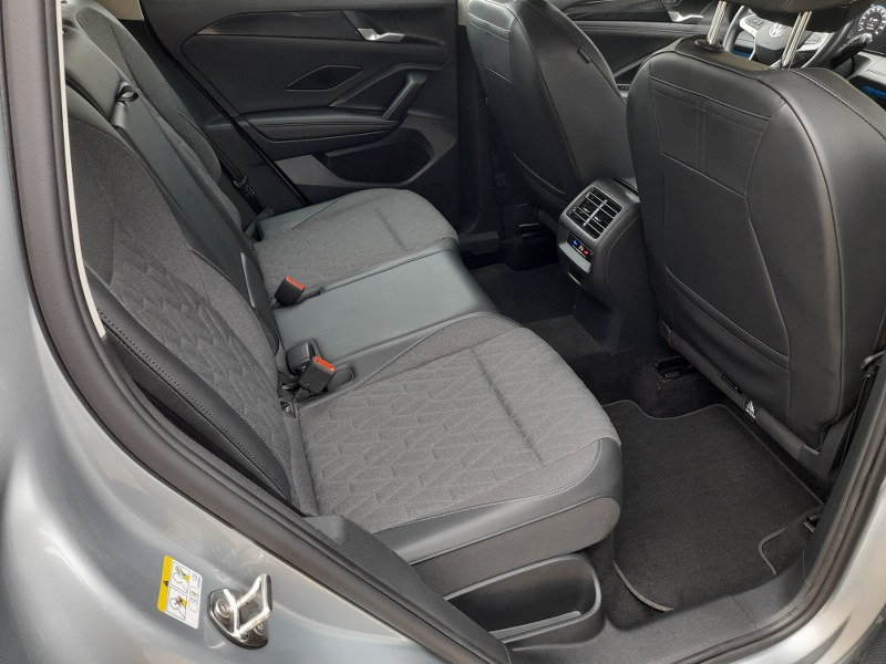 20261015_161812_800_600-tiguan-9567
