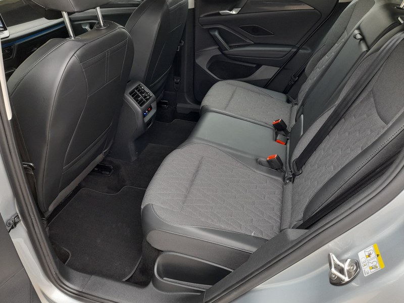 20261015_161824_800_600-tiguan-9567