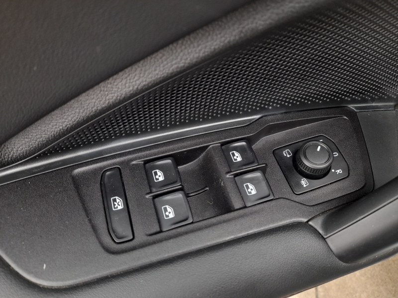 20261015_162227_800_600-tiguan-9567